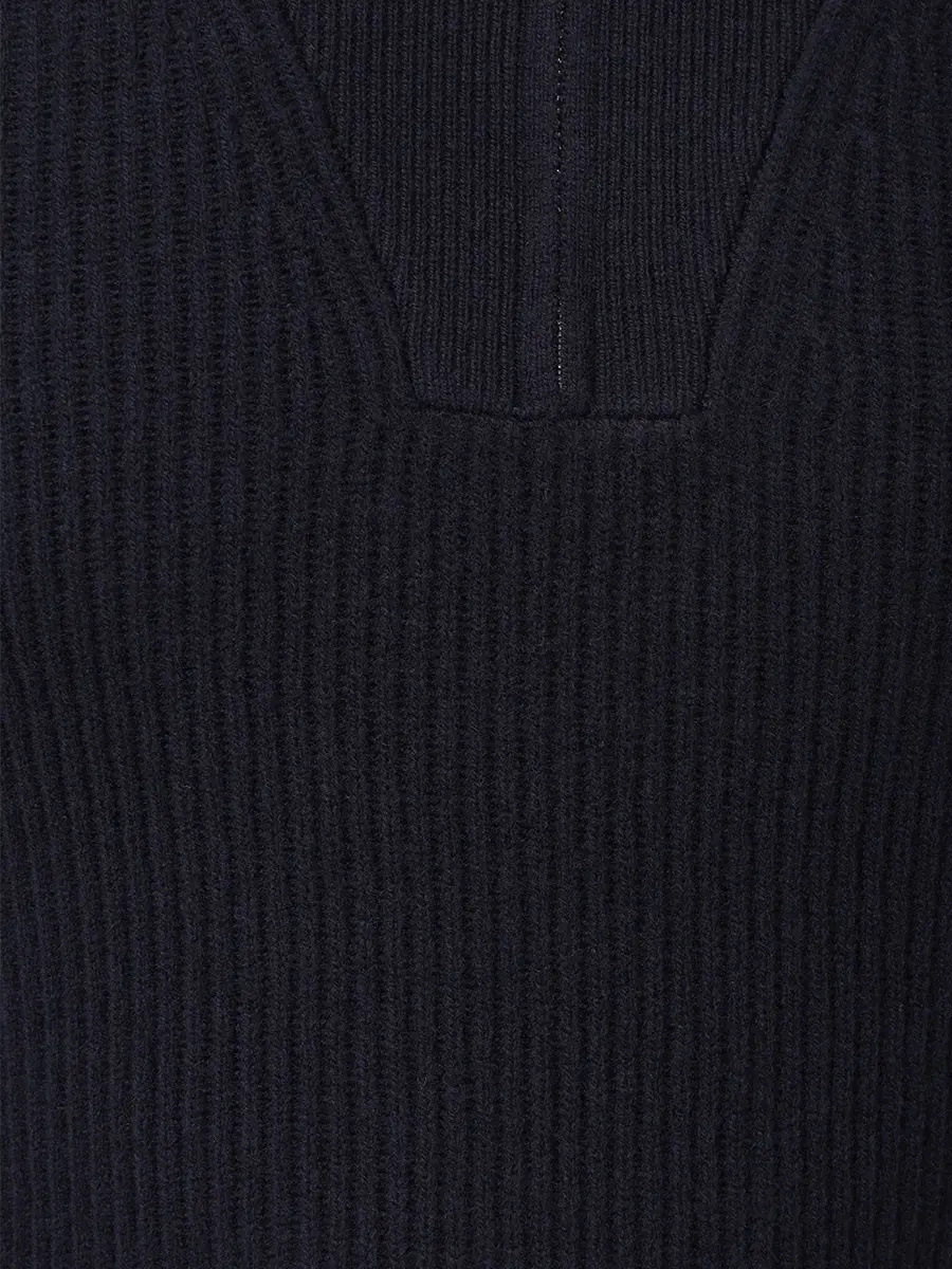 Джемпер шерстяной