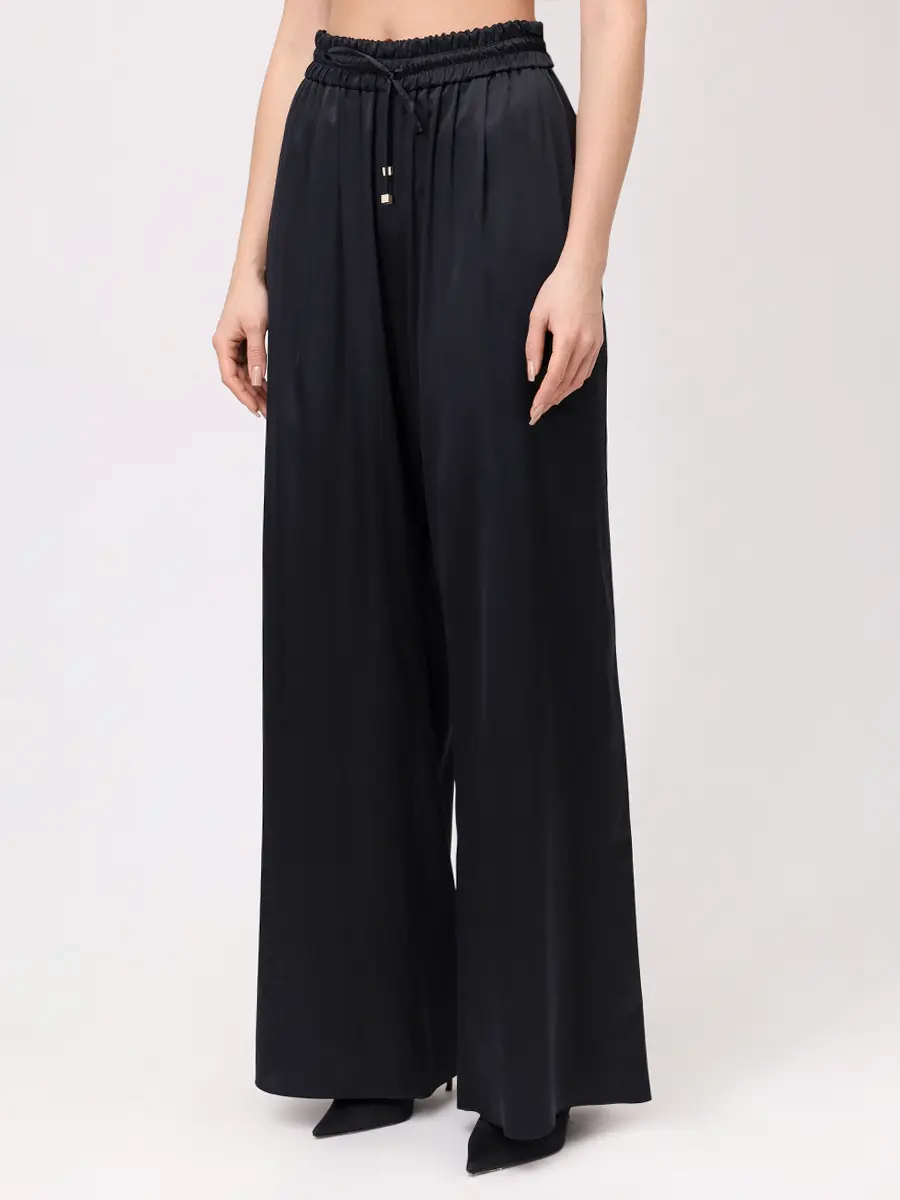 Костюм шелковый