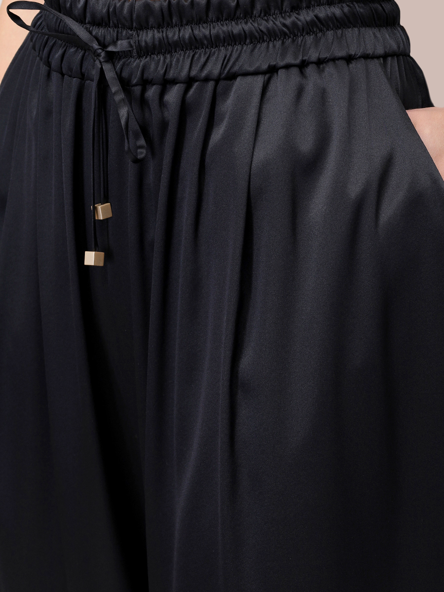 Костюм шелковый