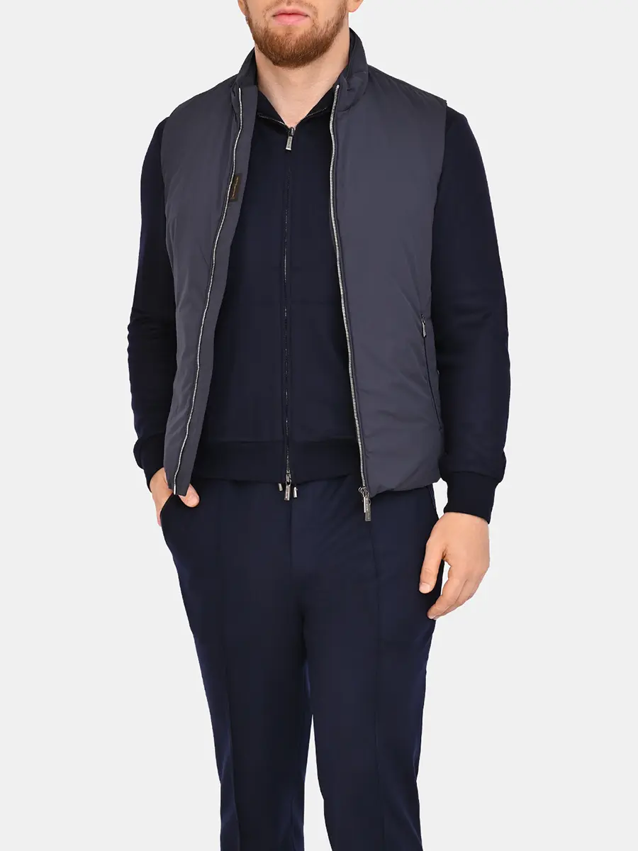 Жилет однотонный