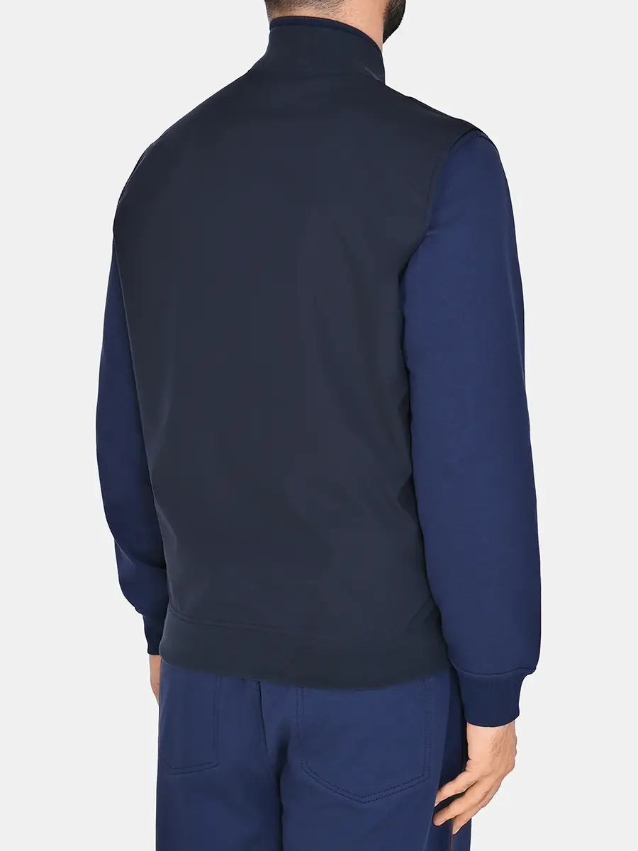 Жилет однотонный