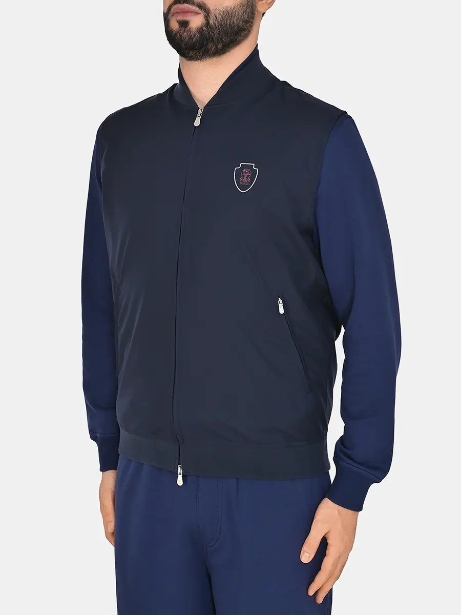 Жилет однотонный