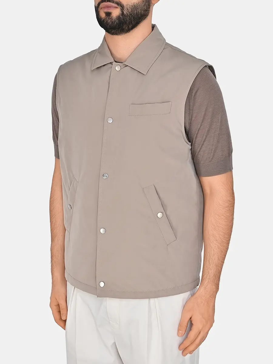 Жилет однотонный