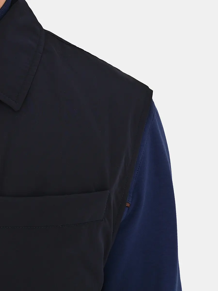 Жилет однотонный