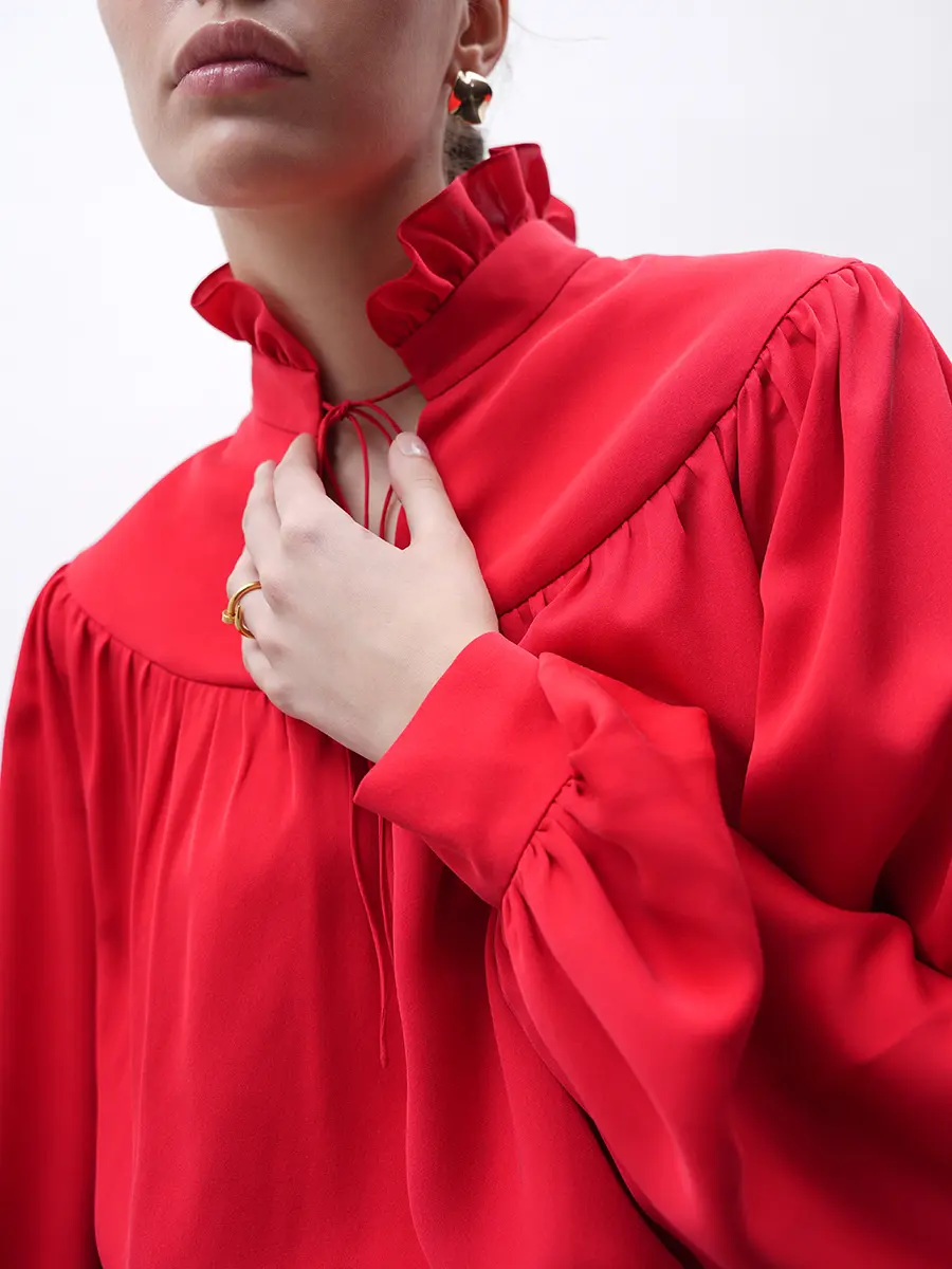 Блузка шелковая