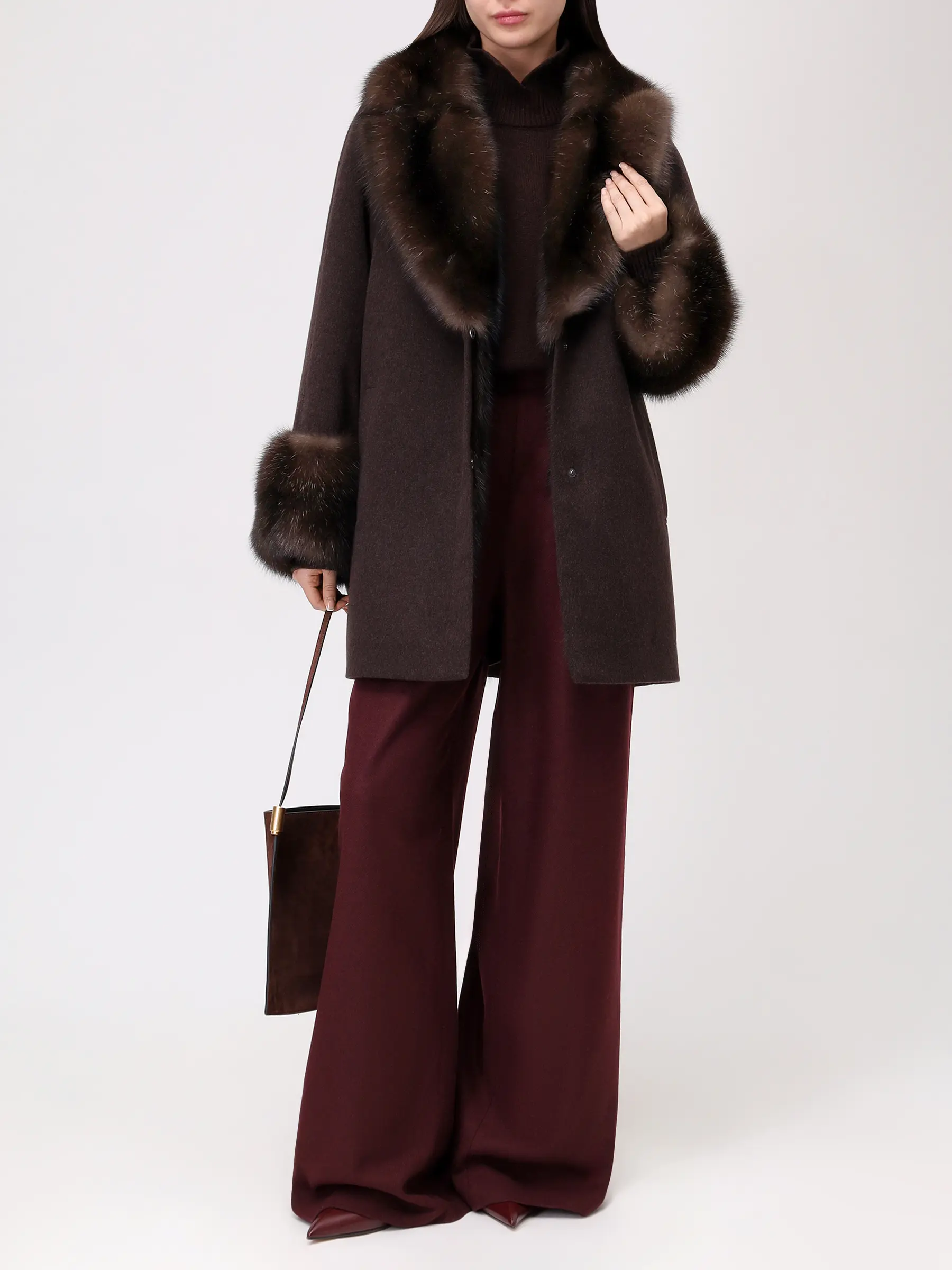 Полупальто с мехом соболя