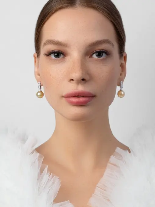 Пусеты из белого золота с жемчугом и бриллиантами CHAMOVSKIKH JEWELLERY HOUSE