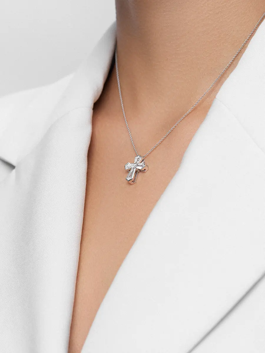 Колье-крест из белого золота с бриллиантами