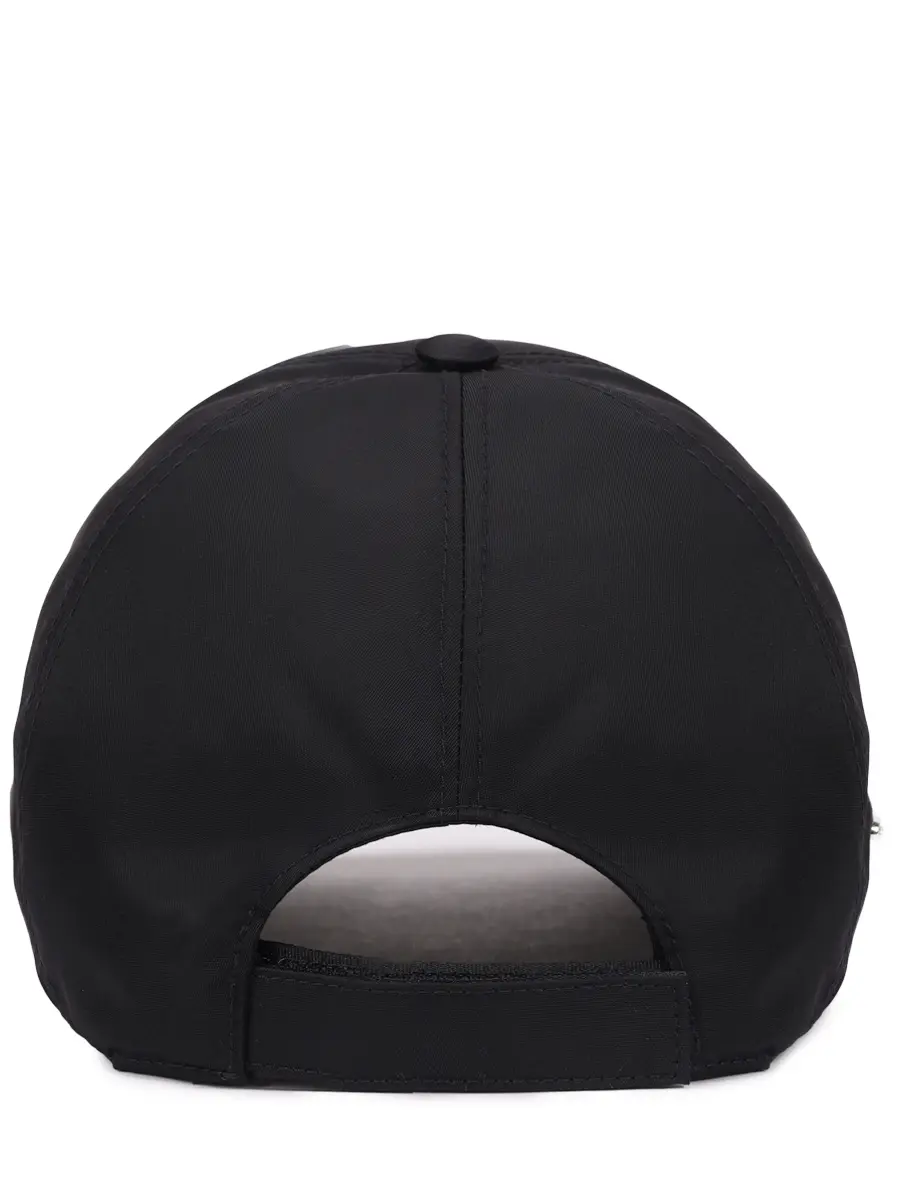 Бейсболка с логотипом