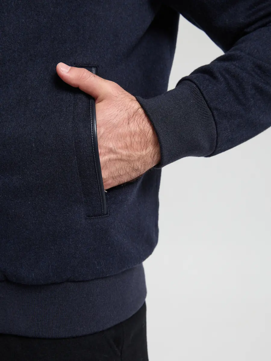 Бомбер шерстяной