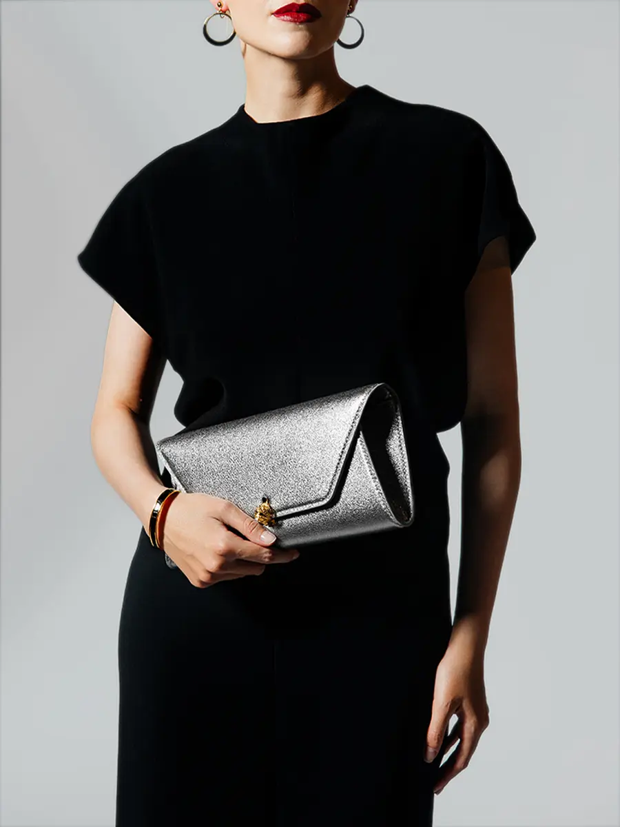 Клатч KONVERT L кожаный