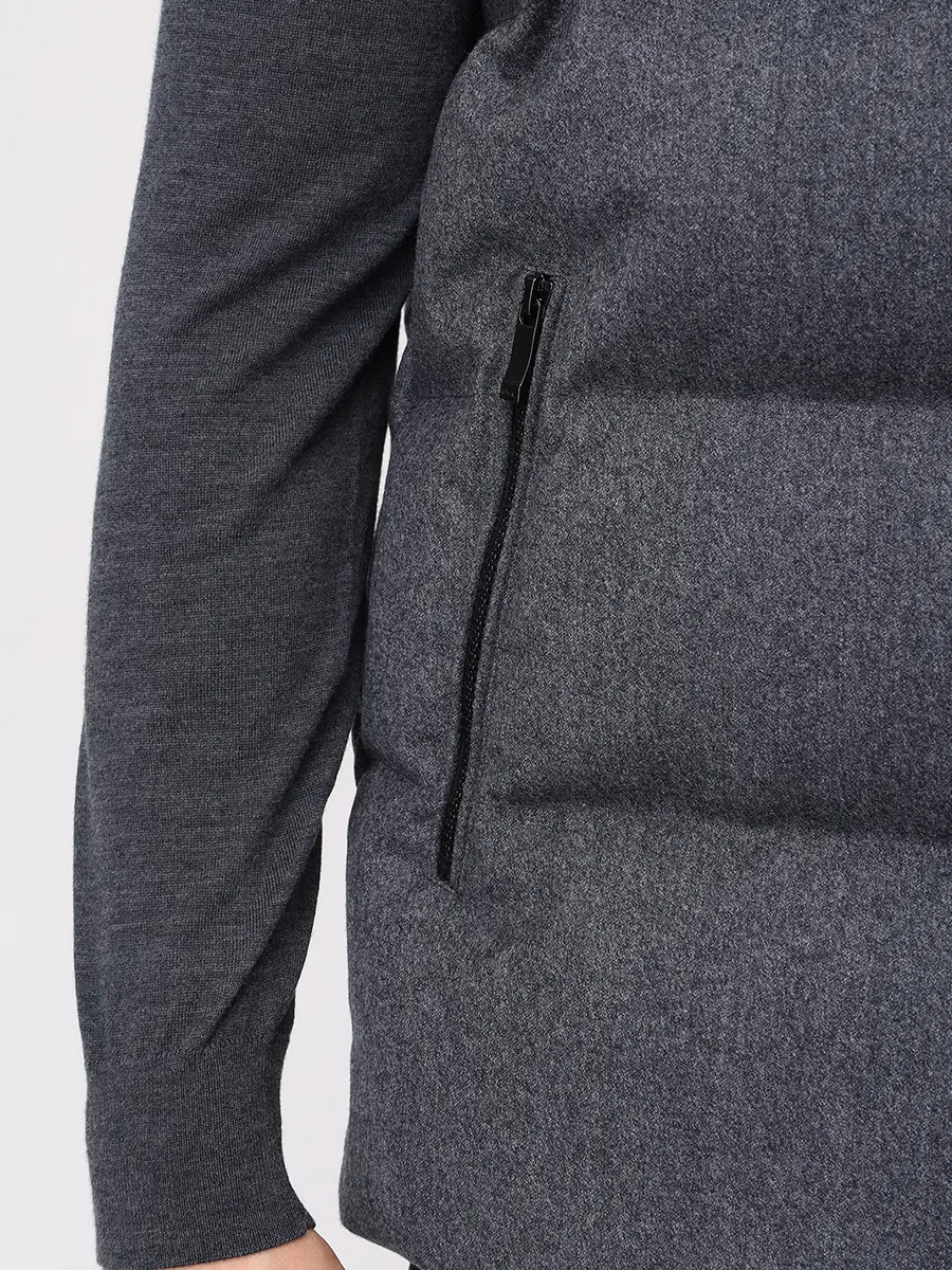 Жилет шерстяной