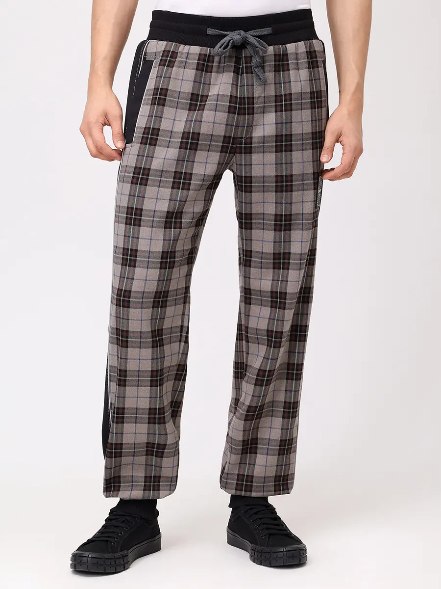 Джоггеры в клетку