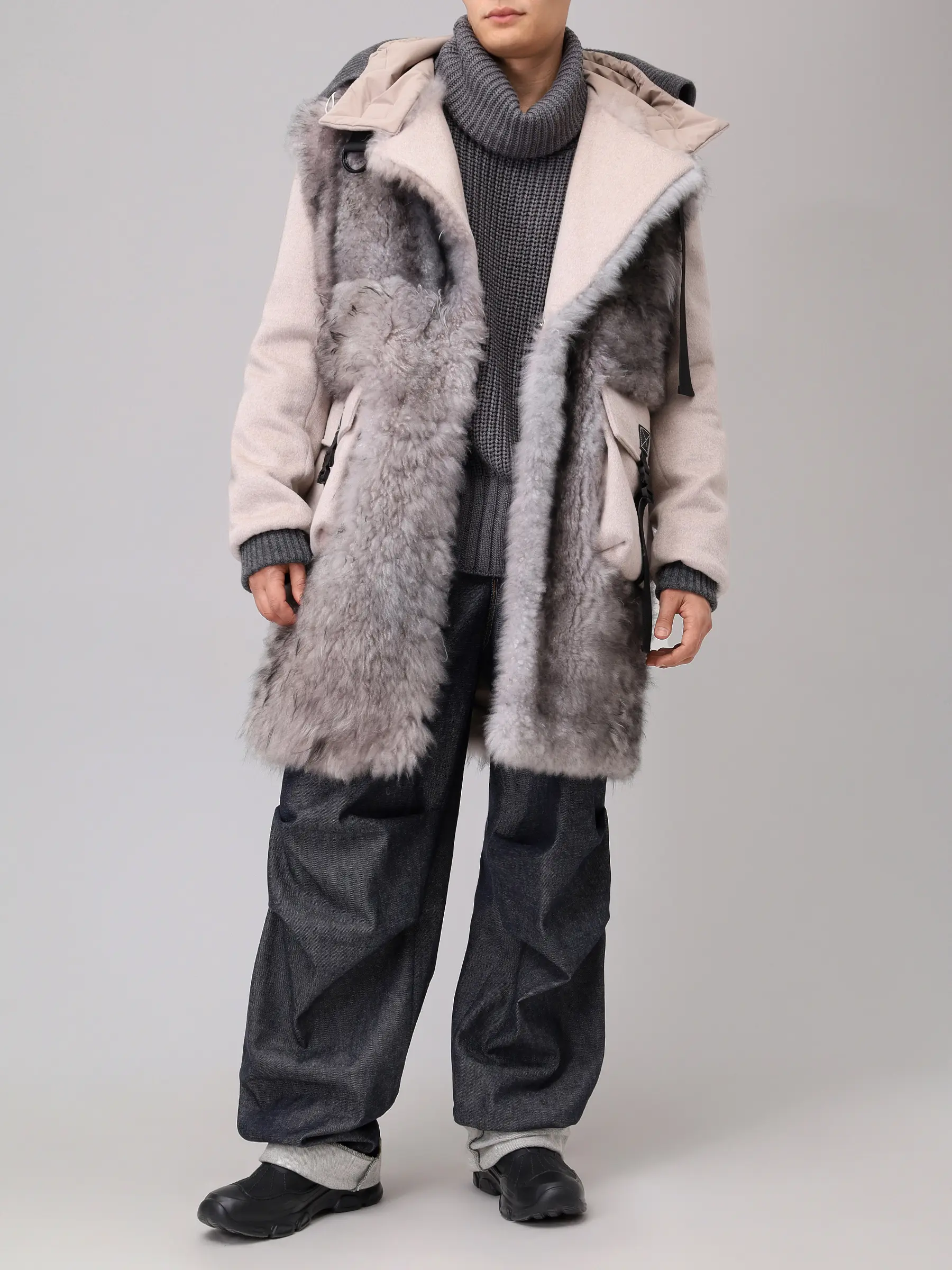 Пальто шерстяное с мехом