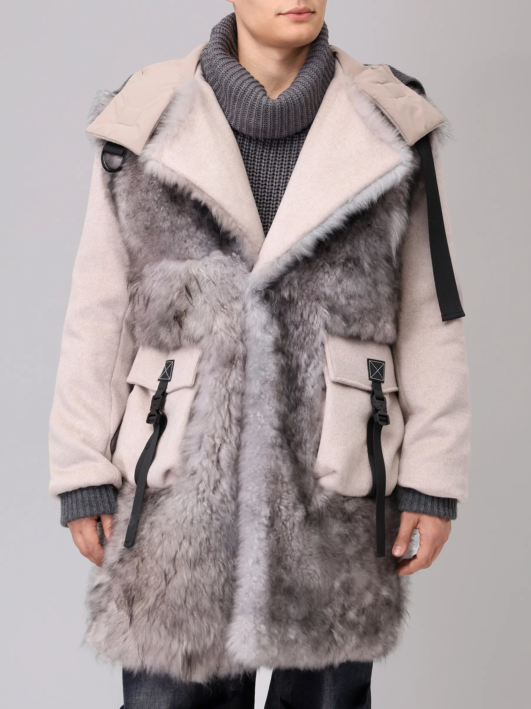 Пальто шерстяное с мехом