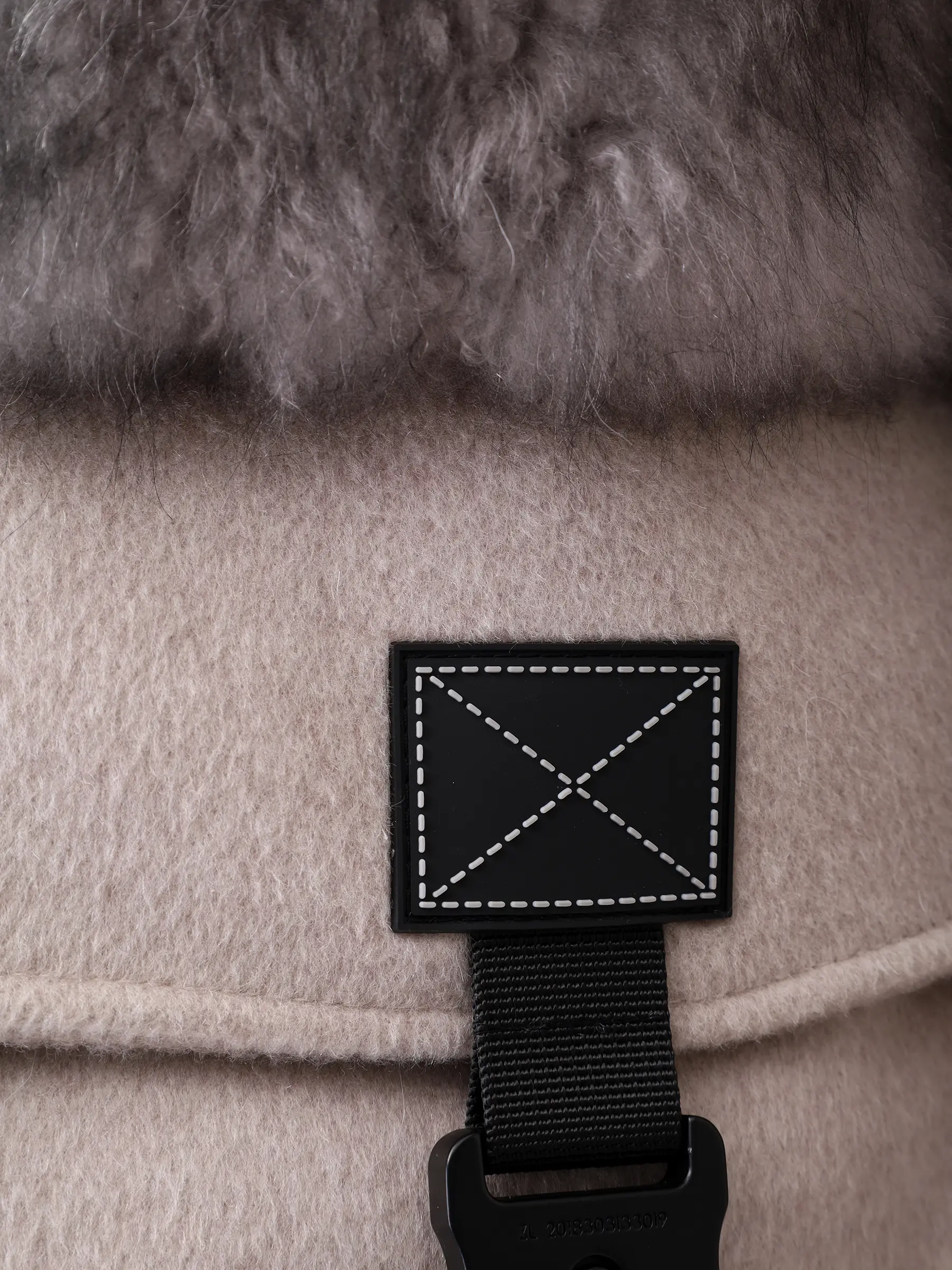 Пальто шерстяное с мехом