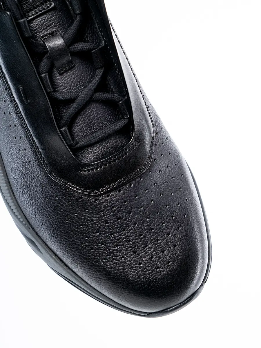 Кроссовки кожаные