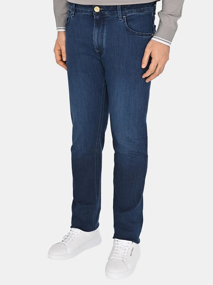 Джинсы зауженные