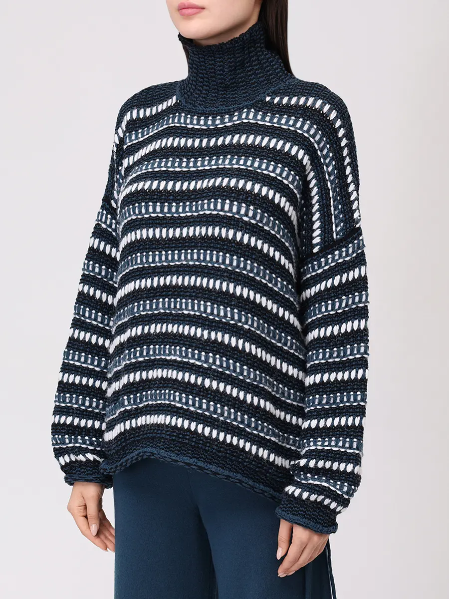 Свитер шерстяной