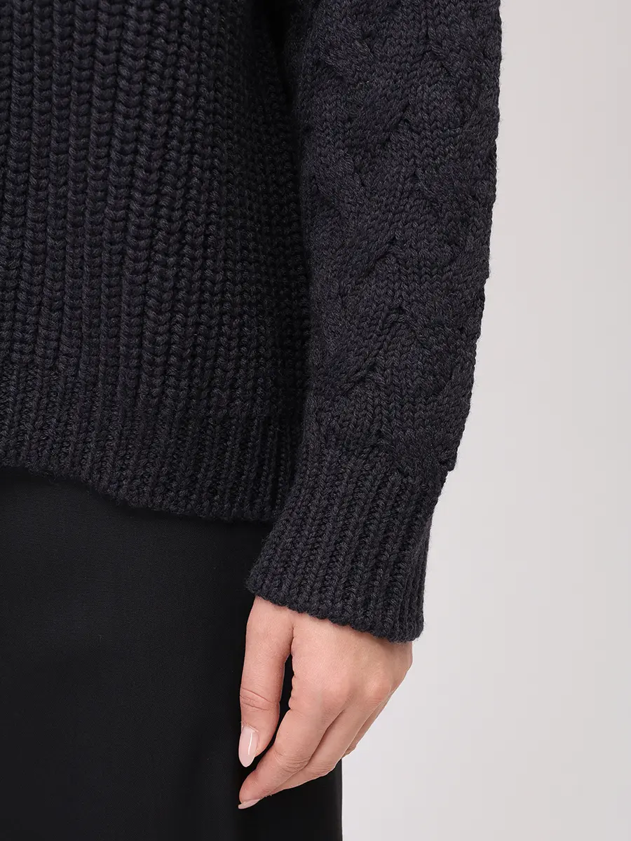 Пуловер шерстяной