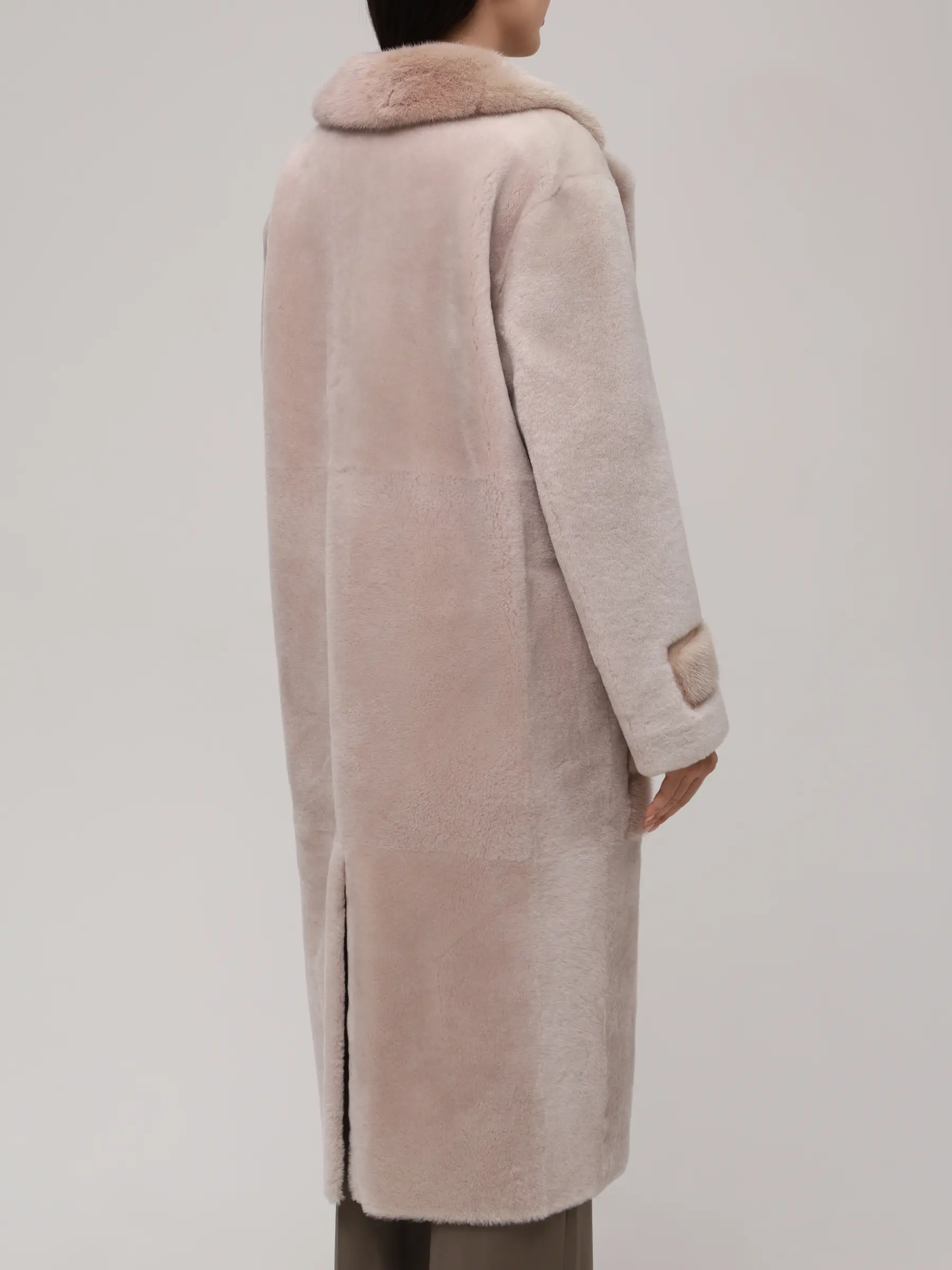 Манто из овчины и норки