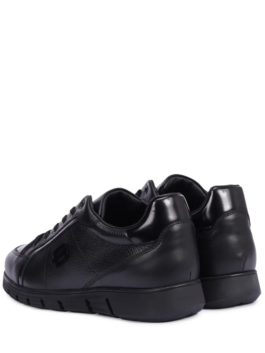 Кроссовки кожаные