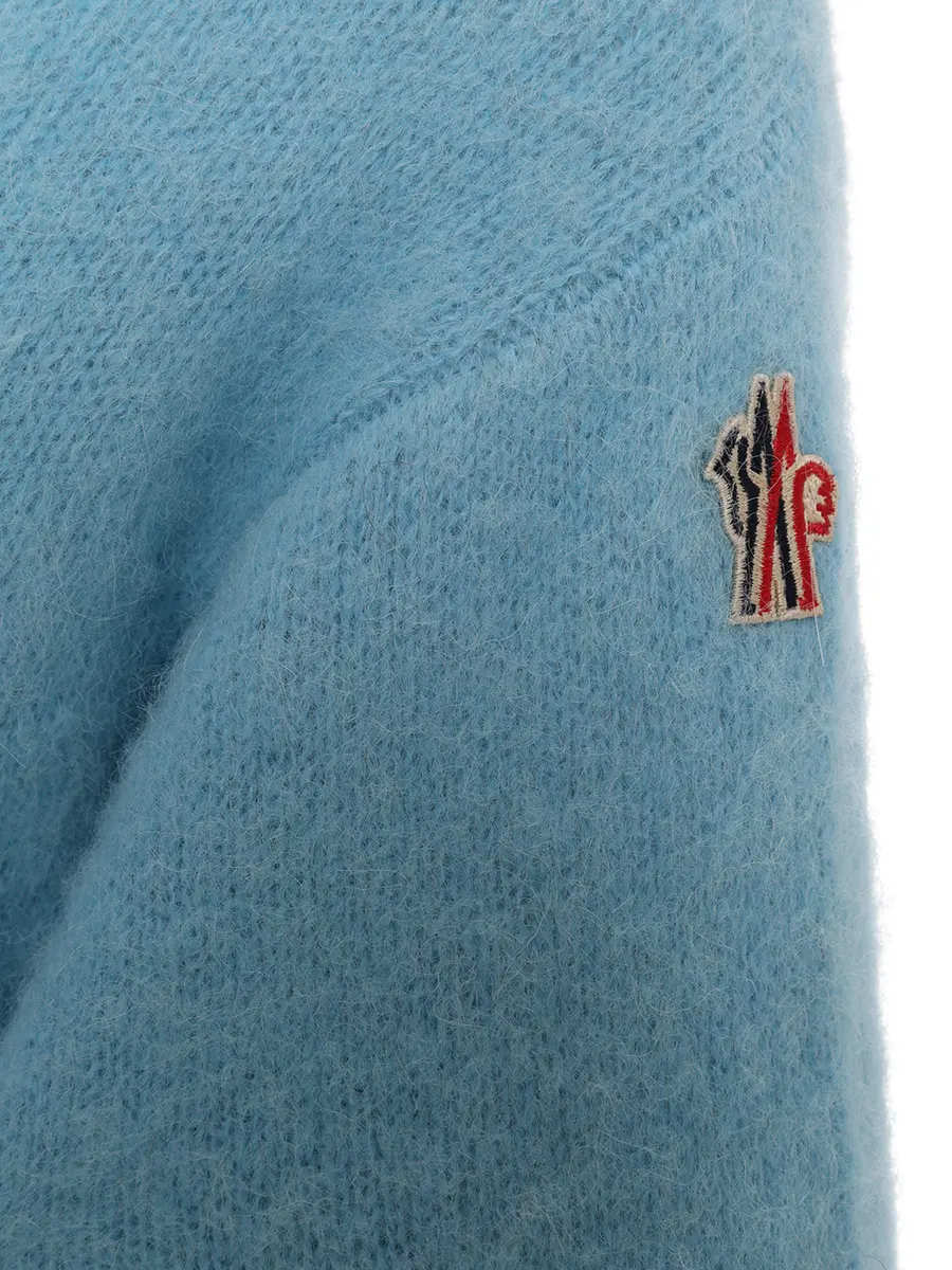 Свитер шерстяной