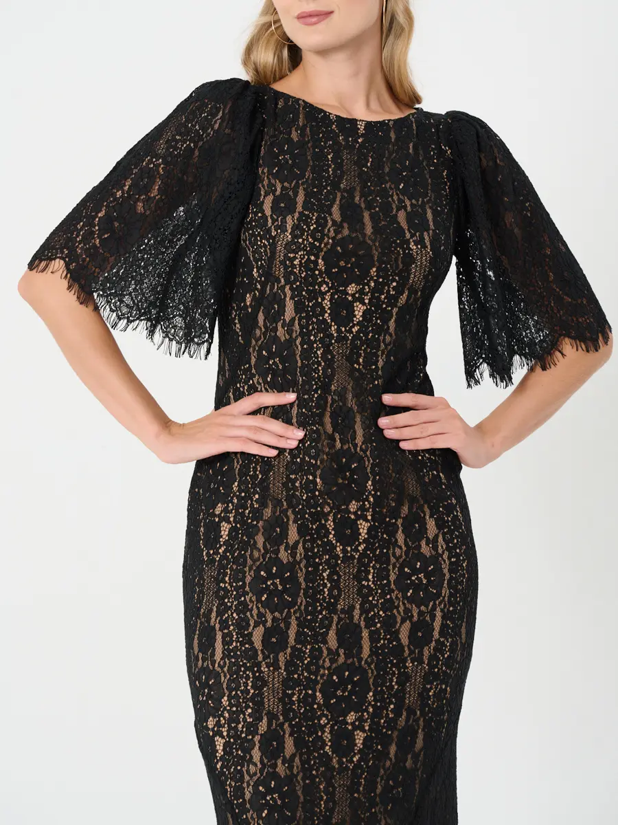 Платье кружевное
