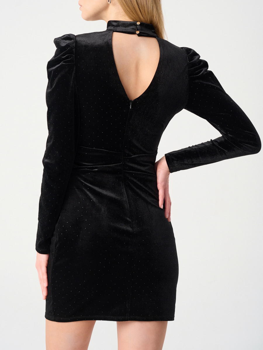 Платье бархатное со стразами