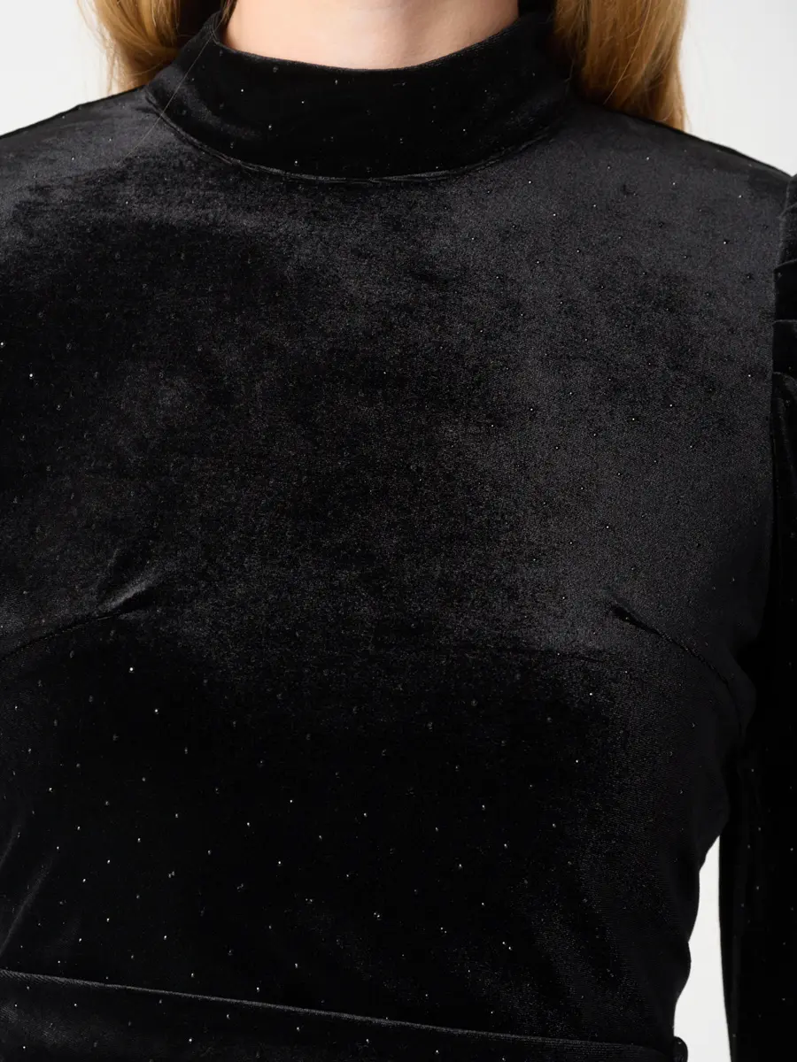 Платье бархатное со стразами