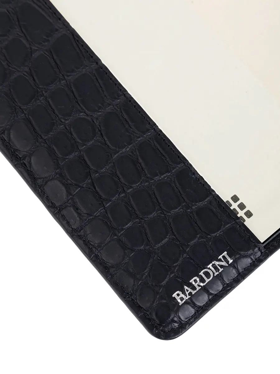 Обложка для ежедневника из кожи крокодила