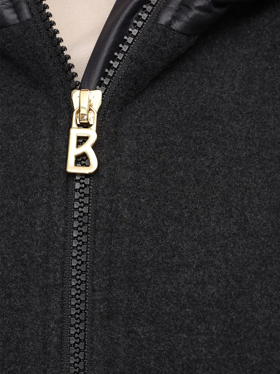 Костюм однотонный