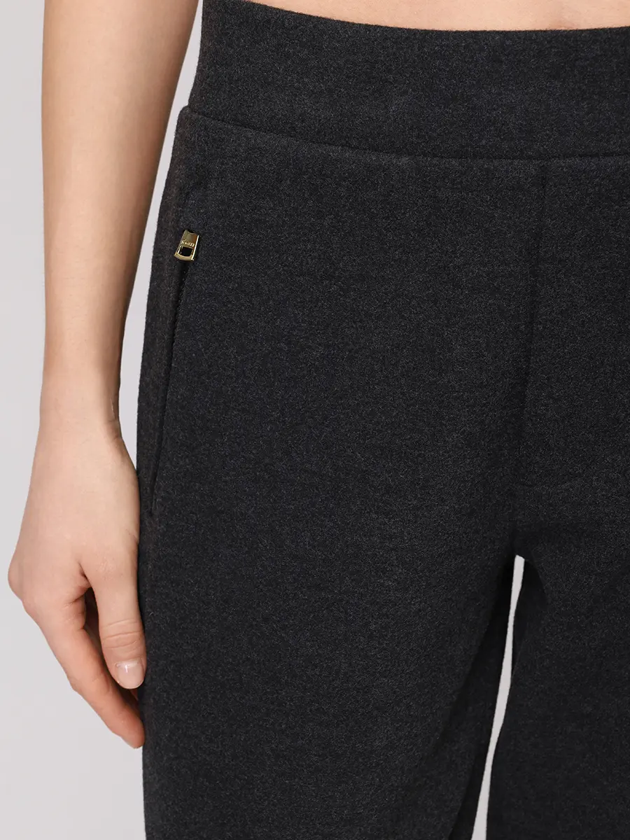 Костюм однотонный