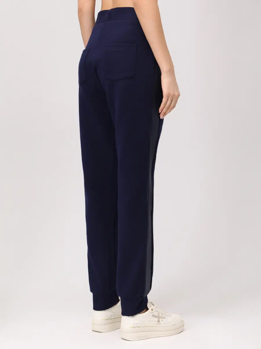 Костюм однотонный