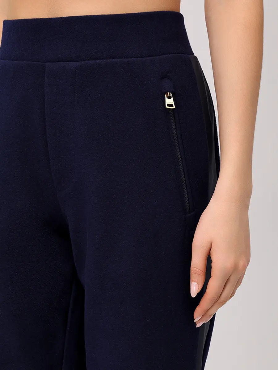 Костюм однотонный