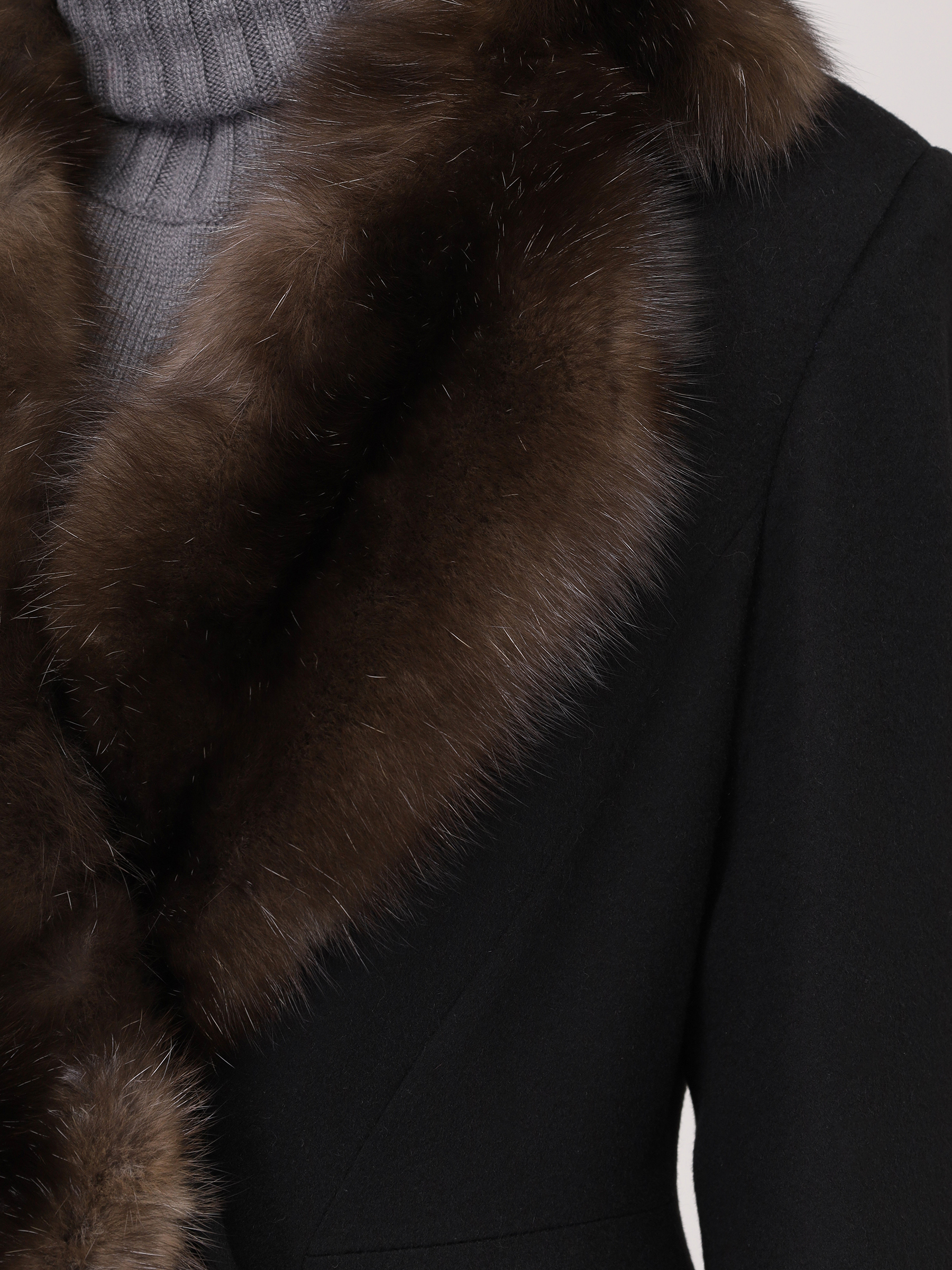 Пальто кашемировое с мехом соболя