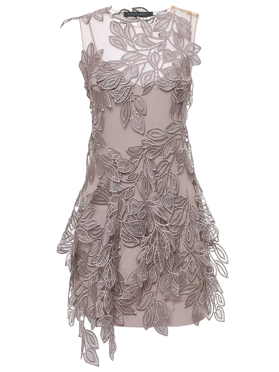 Платье с кружевом