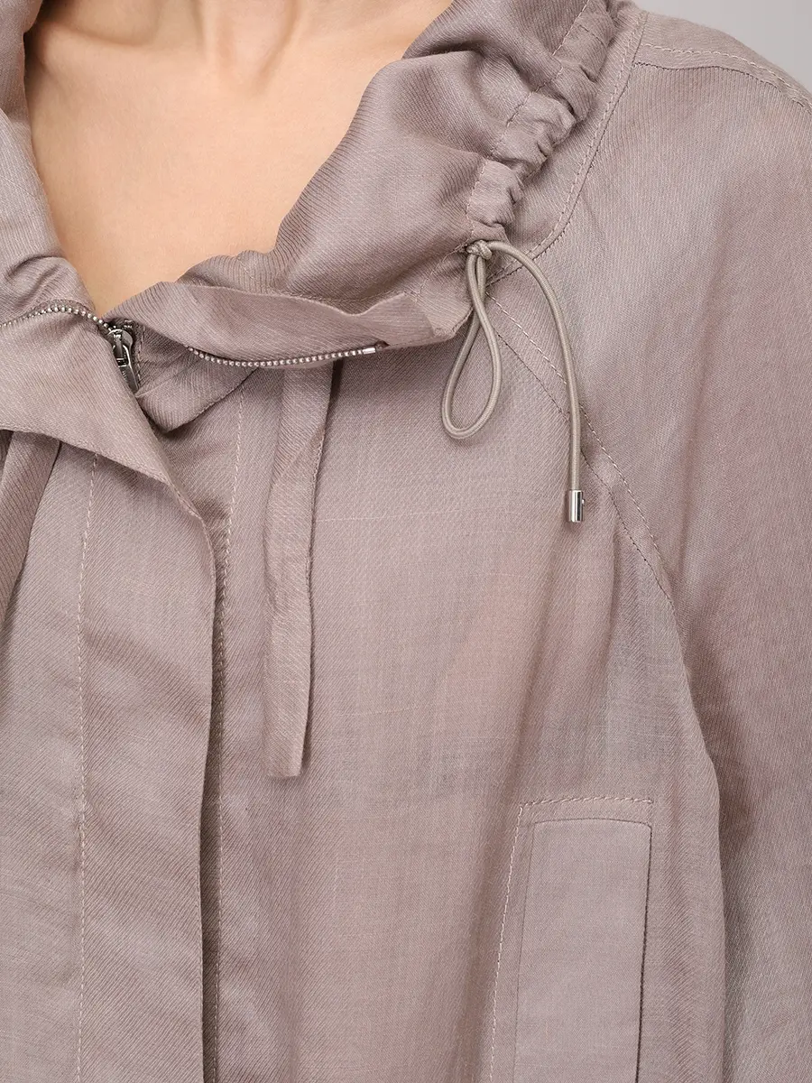 Ветровка из рами