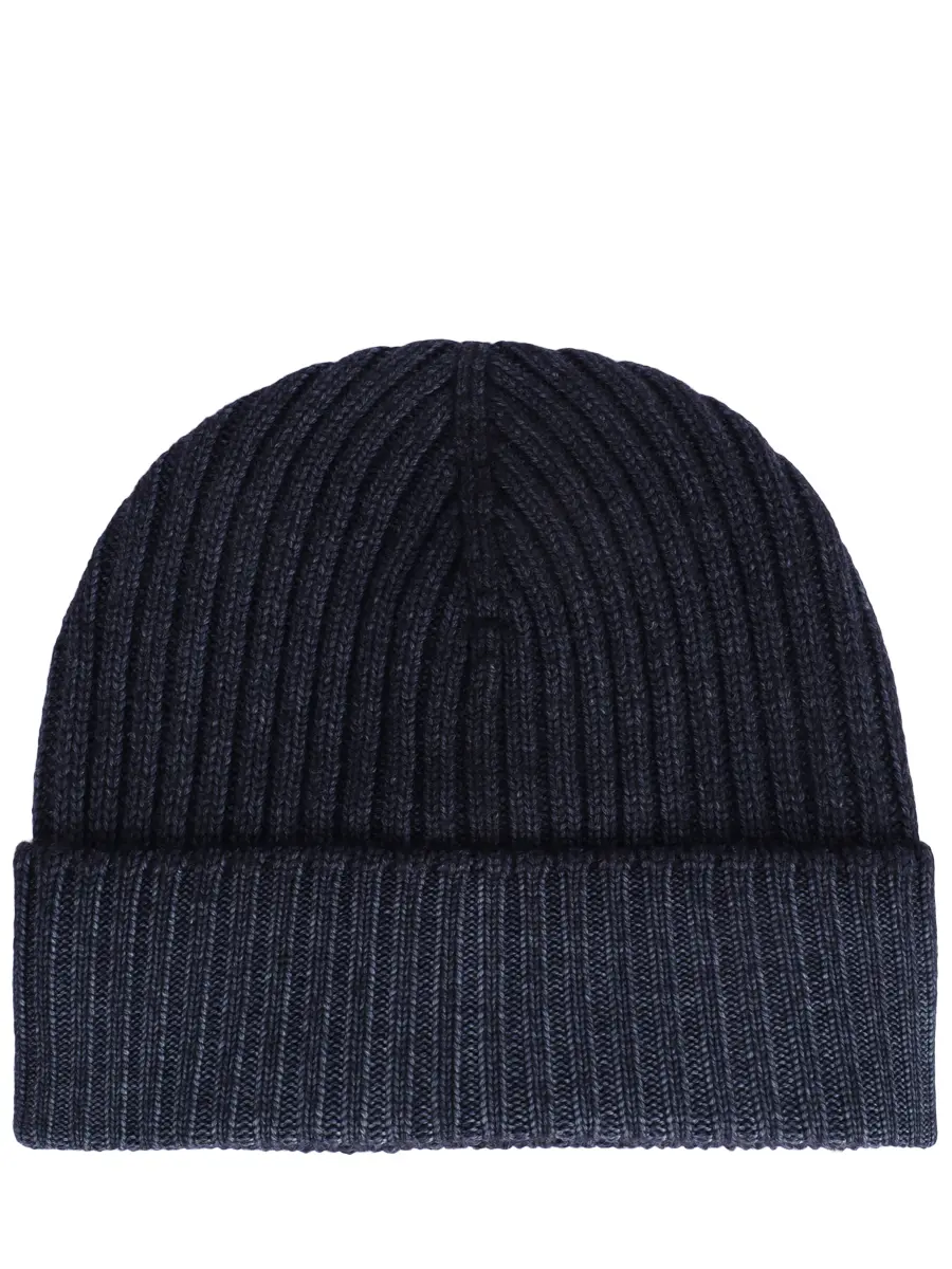 Шапка из шерсти