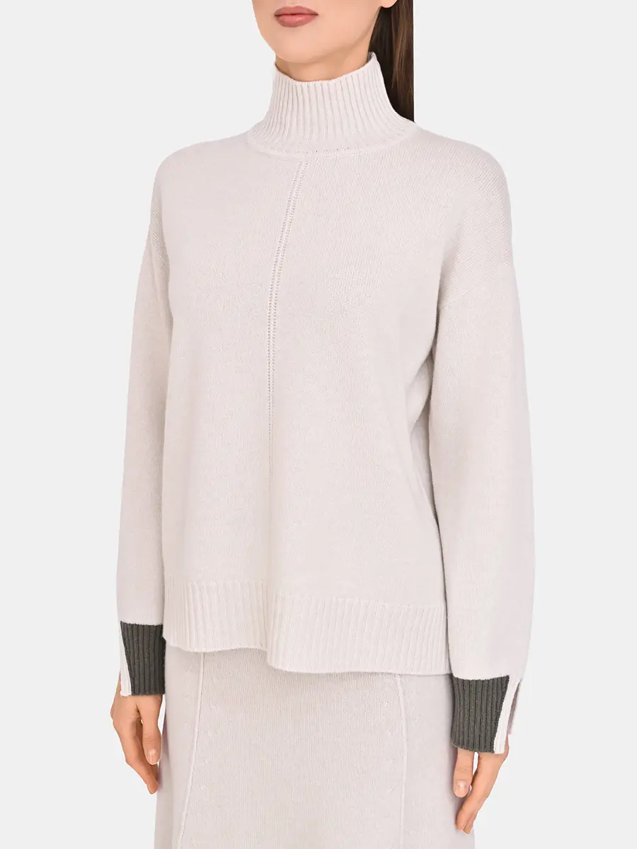 Свитер шерстяной