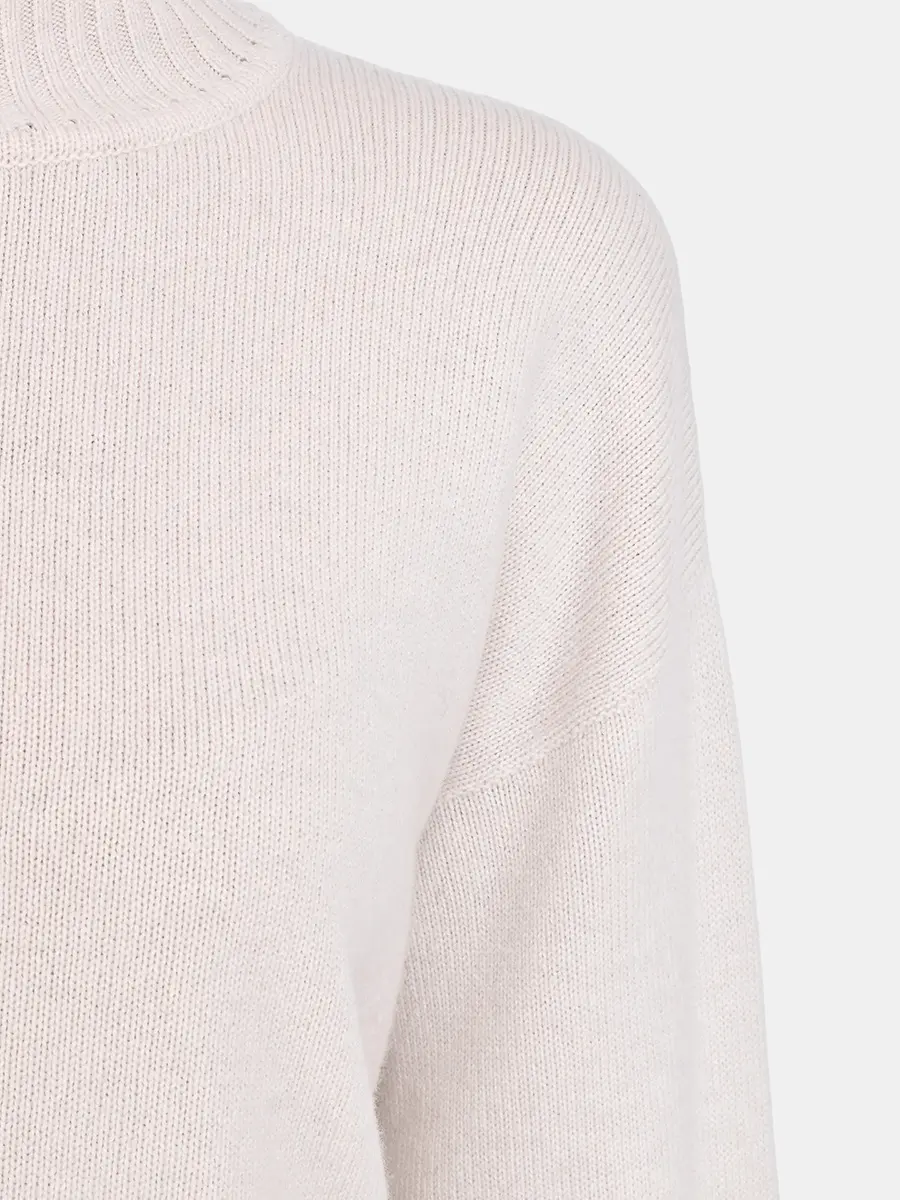 Свитер шерстяной