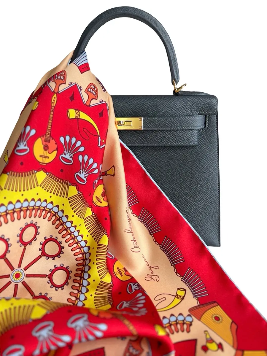 Платок шелковый Балалайка