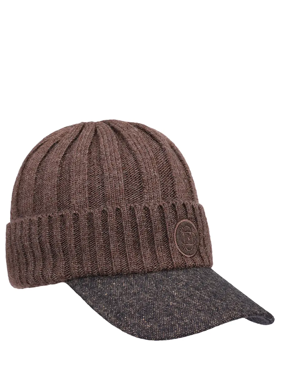 Шапка шерстяная с козырьком