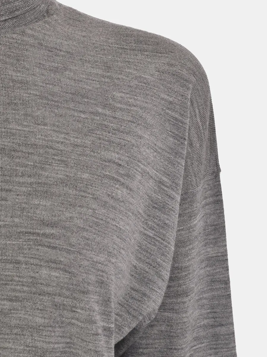 Джемпер шерстяной