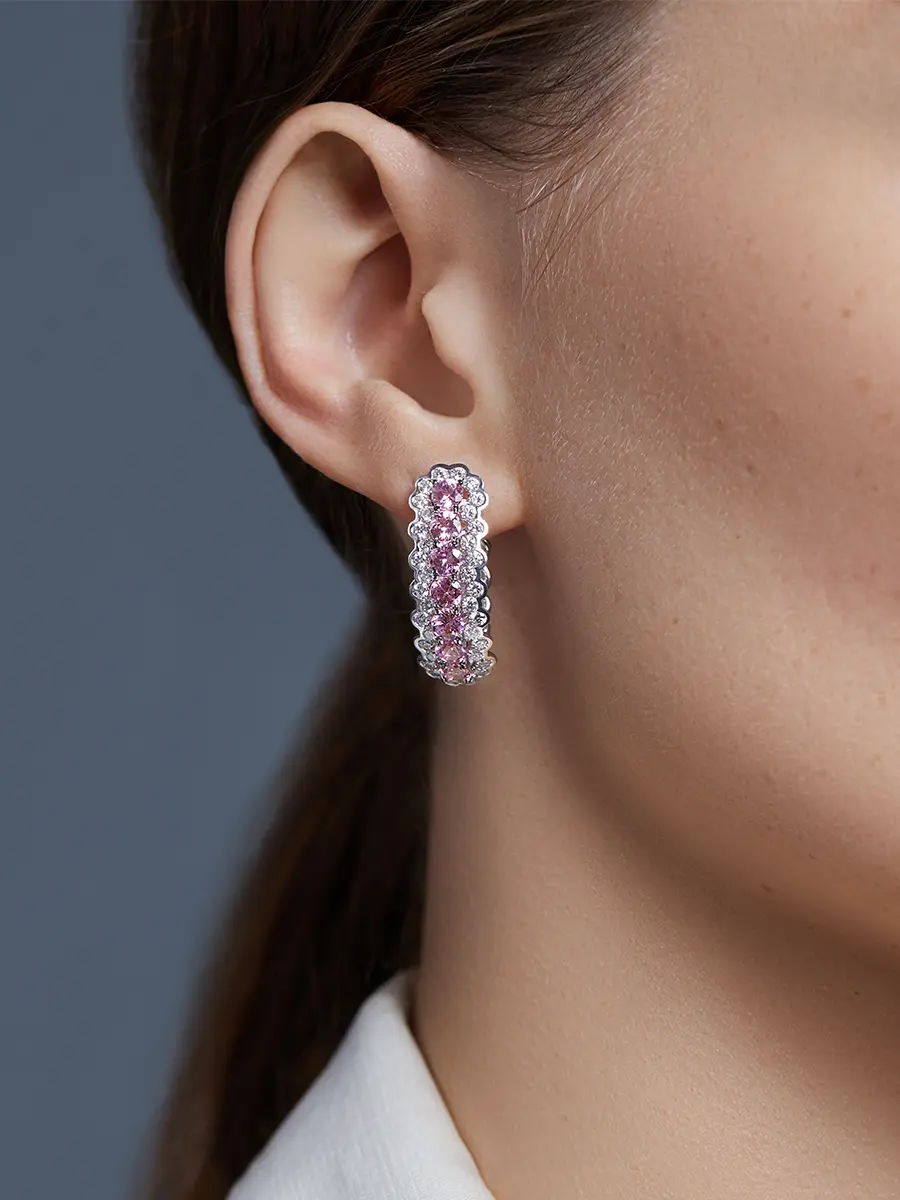 Серьги из белого золота с розовыми сапфирами и бриллиантами