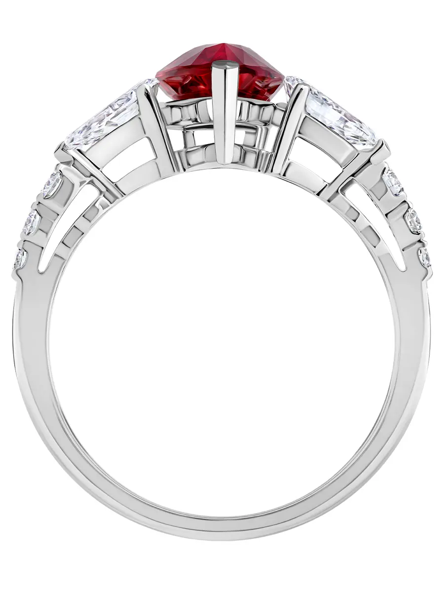 Кольцо из белого золота с рубином и бриллиантами