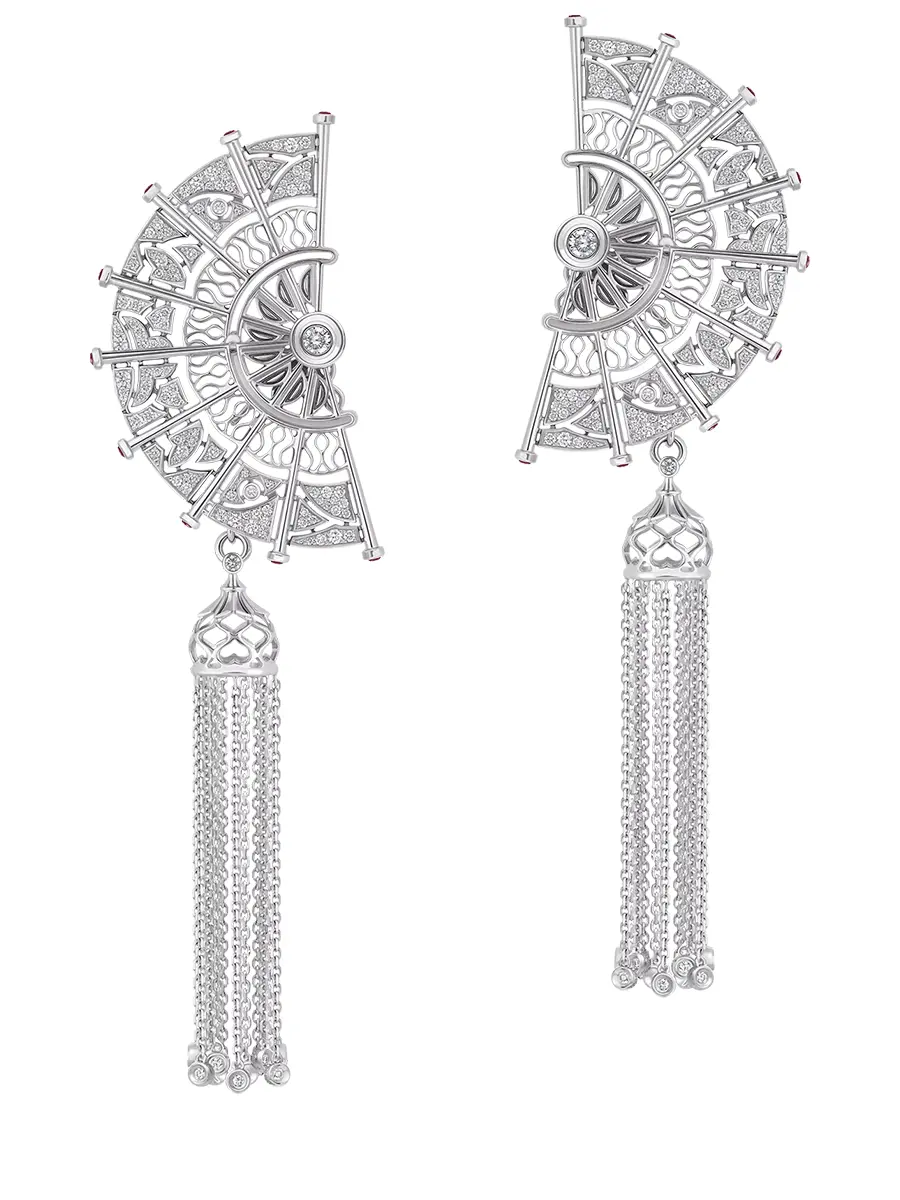 Серьги из белого золота с бриллиантами и рубинами