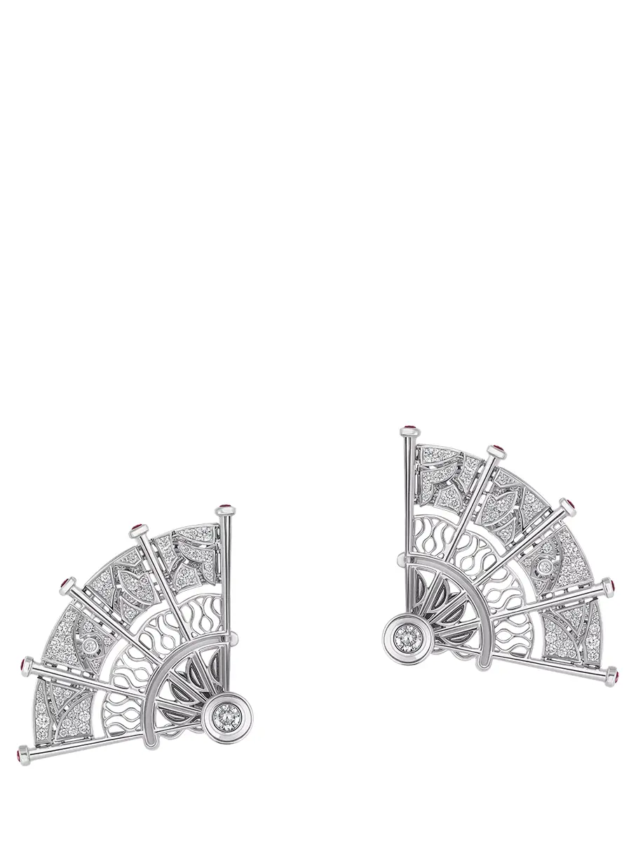 Серьги из белого золота с бриллиантами и рубинами