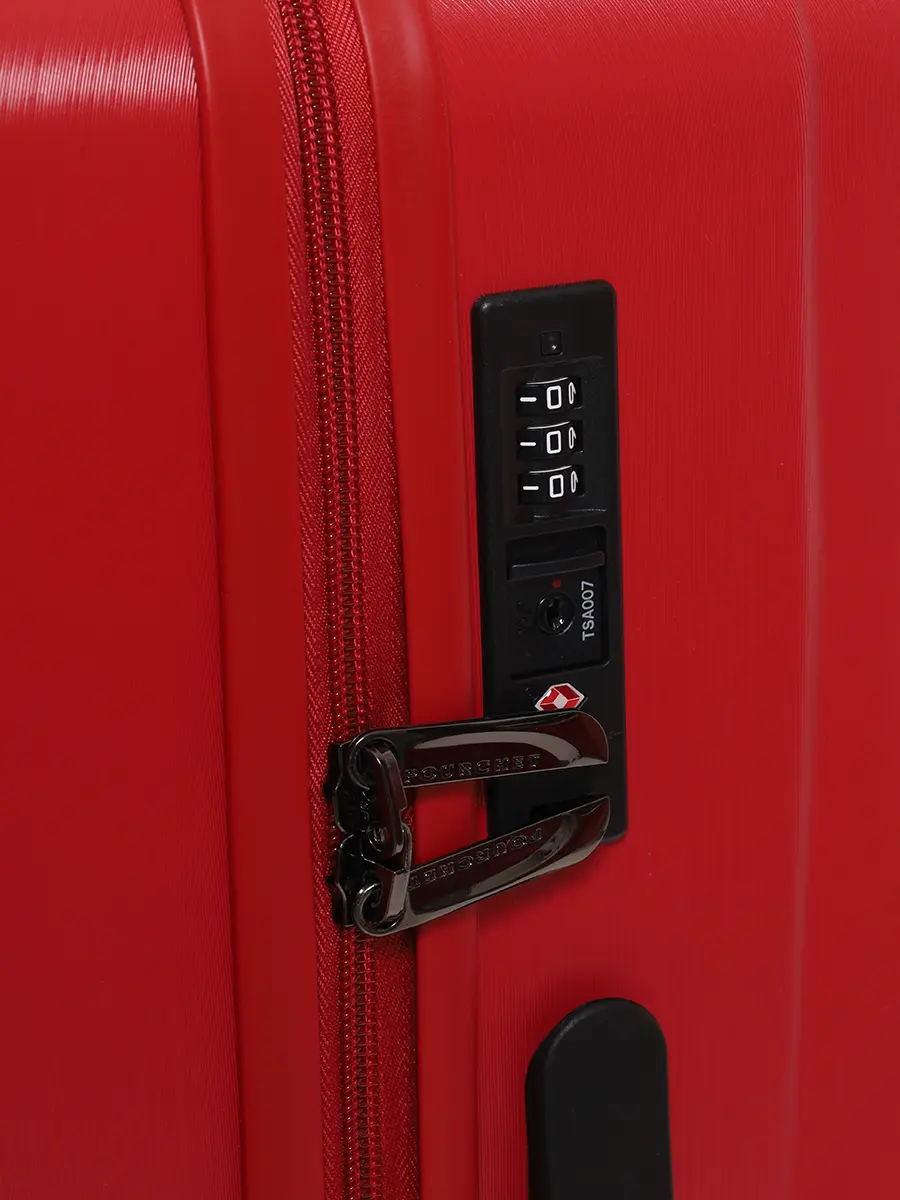 Багаж из трех чемоданов