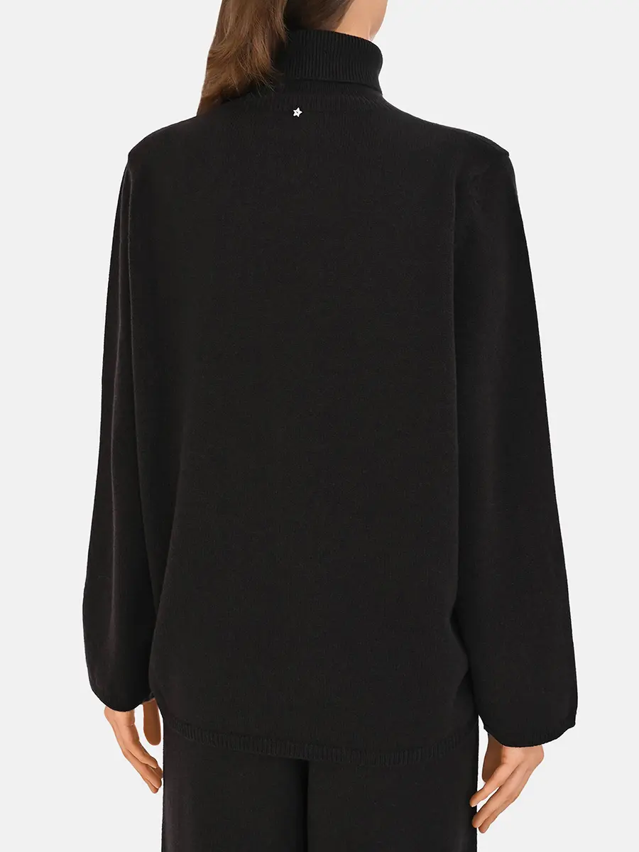 Свитер шерстяной